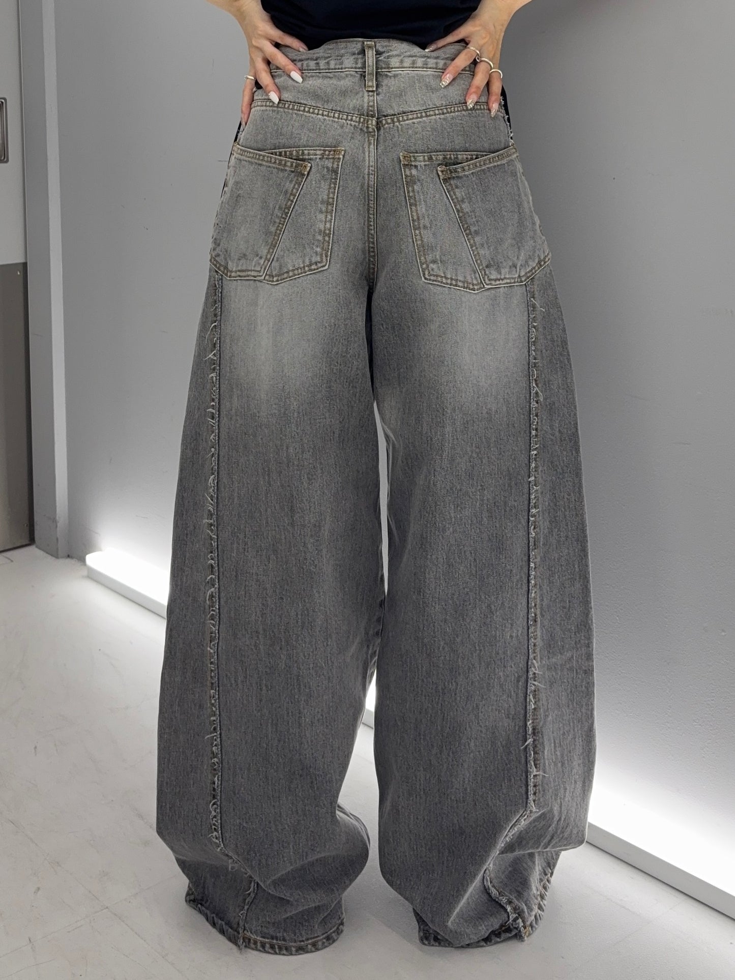 W pocket wide denim