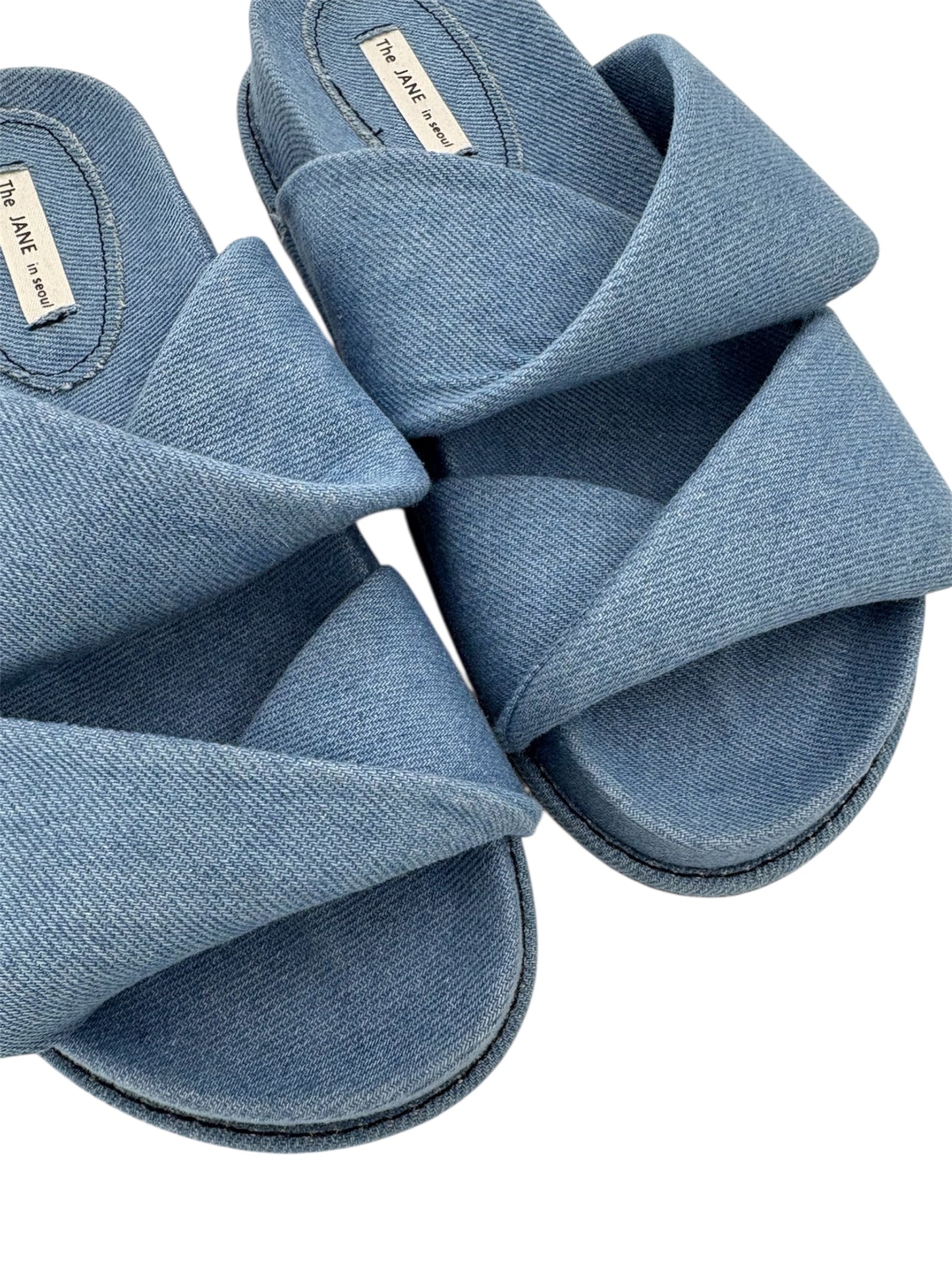 Cross wide sandal