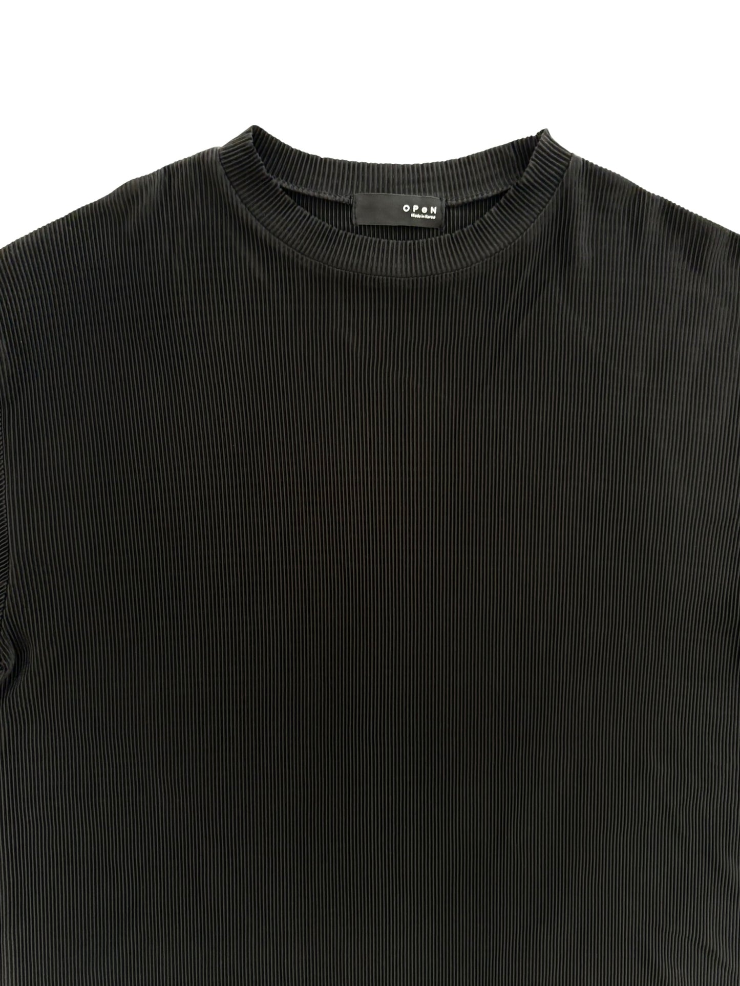 ブラック 半袖 プリーツTシャツ クルーネック 黒トップス モードシンプル カジュアル 大人コーデ KARED