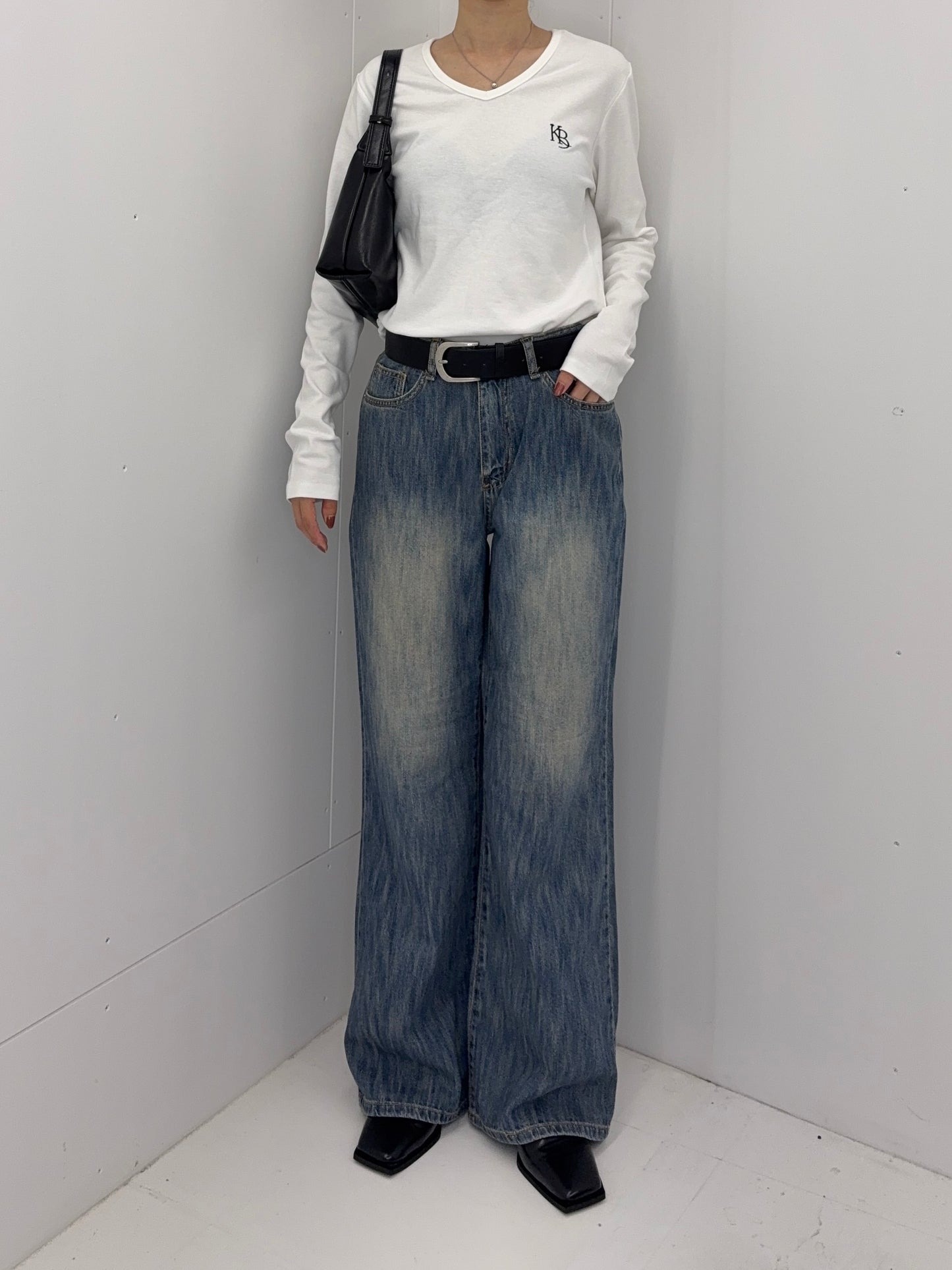 Straight wide wash jeans