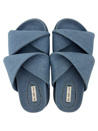 Cross wide sandal