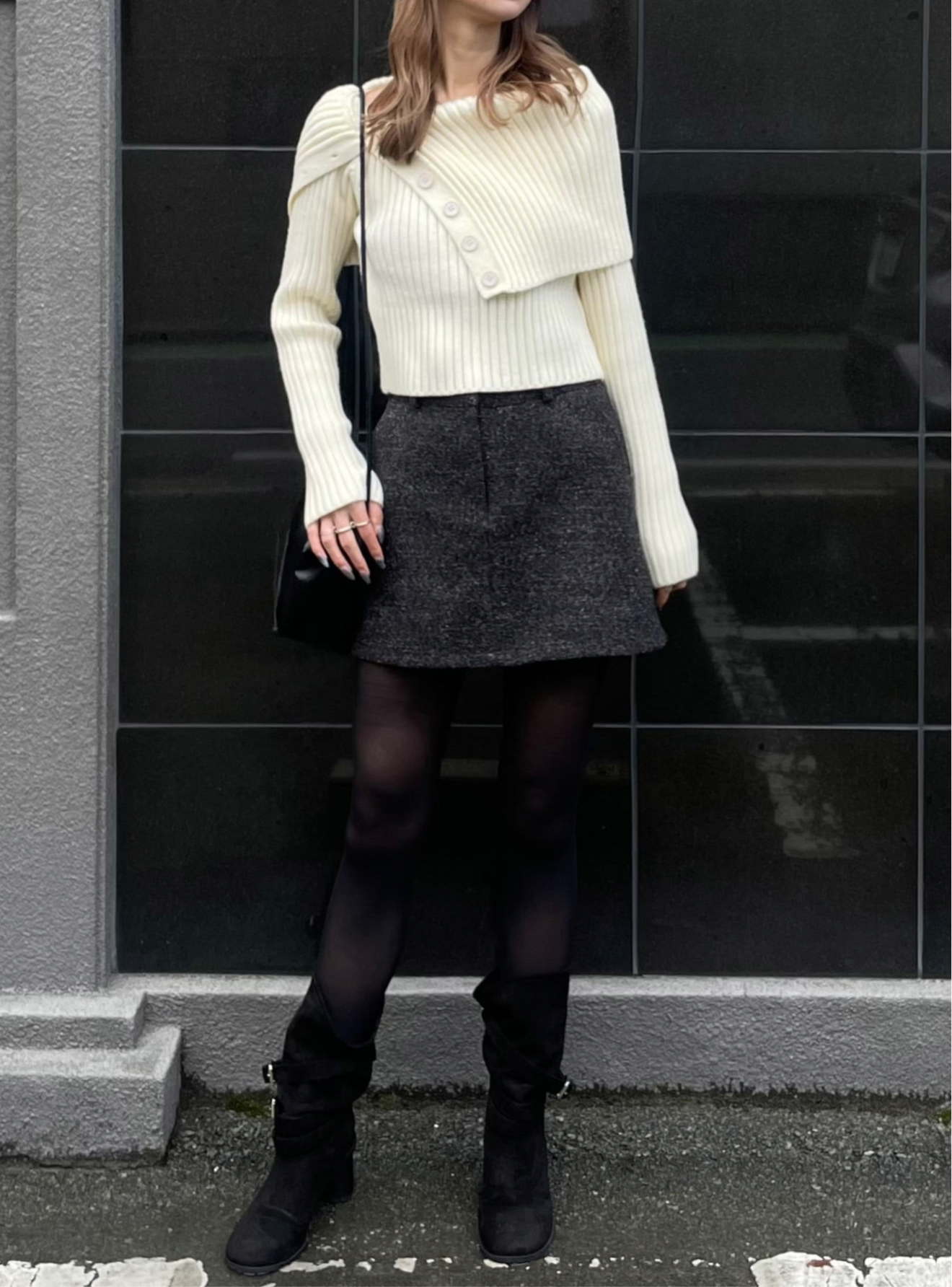 BUTTON OFF SHOULDER KNIT