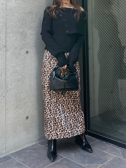 BUTTON OFF SHOULDER KNIT