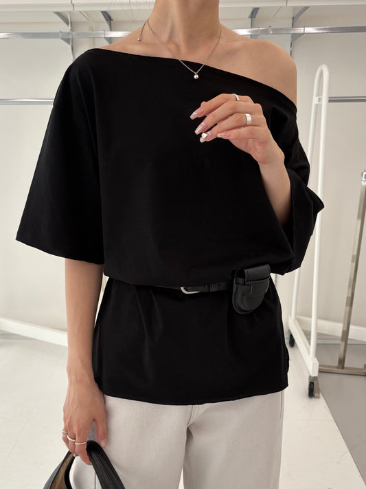 Boatneck cut T-shirt