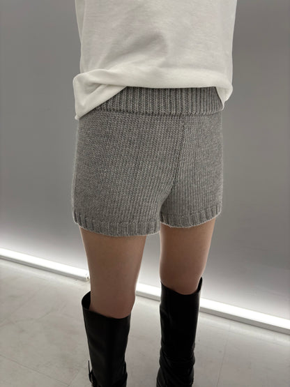 Wool knit short pants