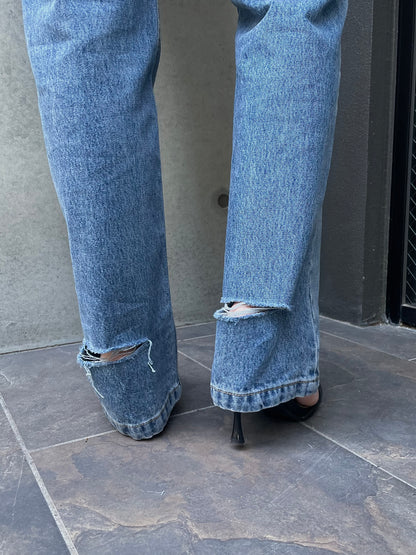 BACK CUT STRAIGHT JEANS