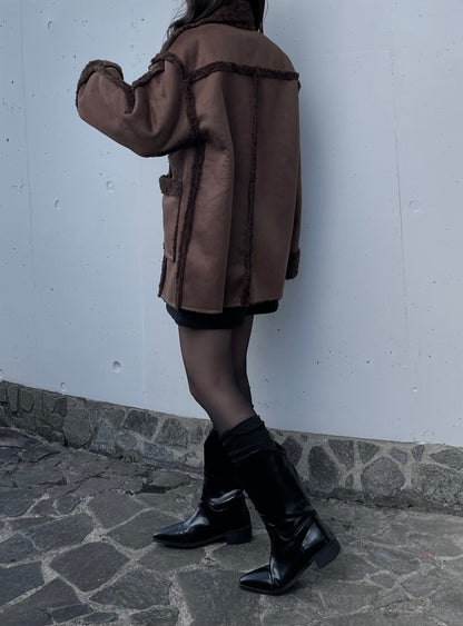 MOUTON BUTTON BOA COAT