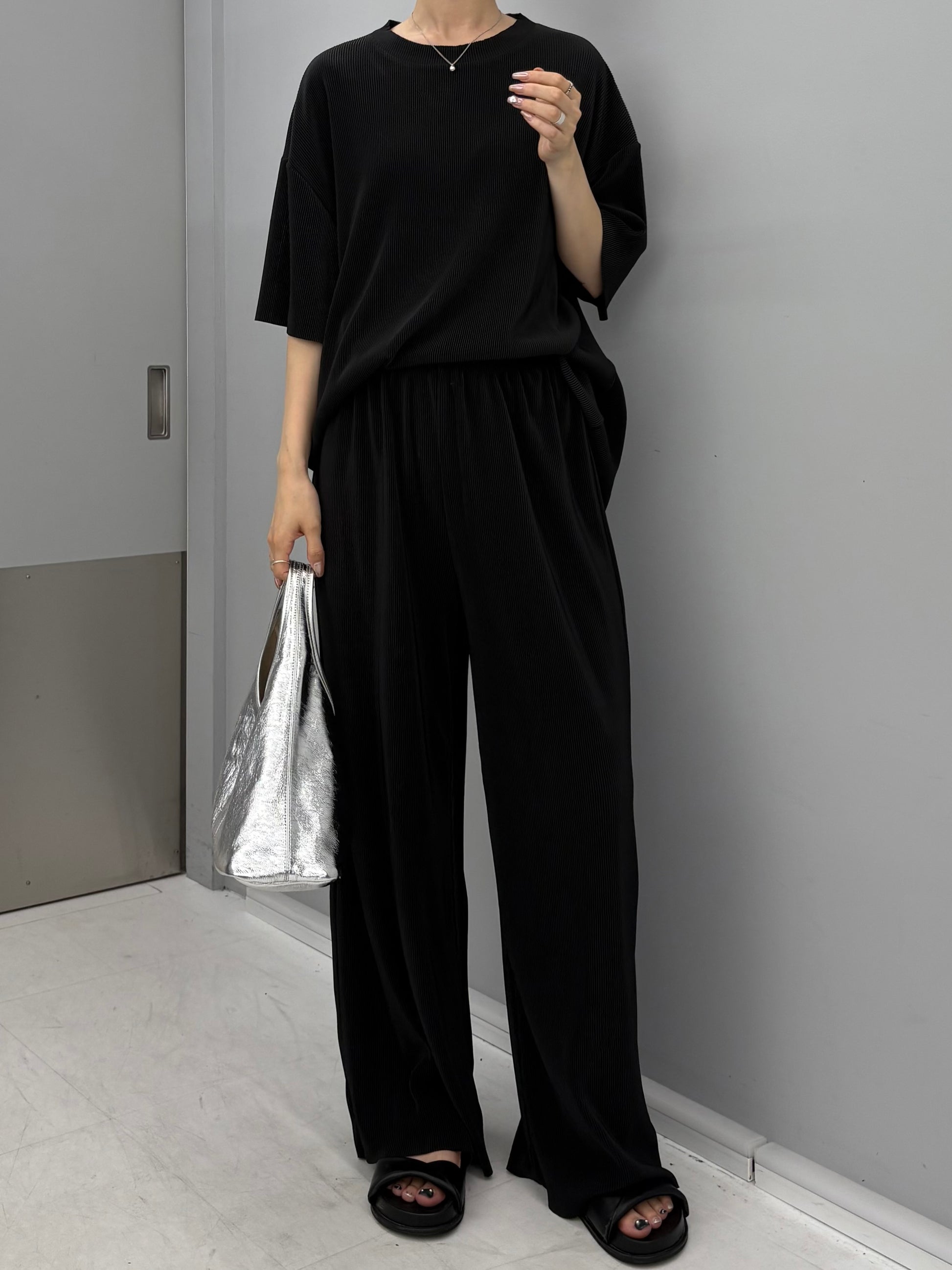 プリーツセットアップ ブラック レディース トップス×パンツ セットアップ 大人コーデ KARED