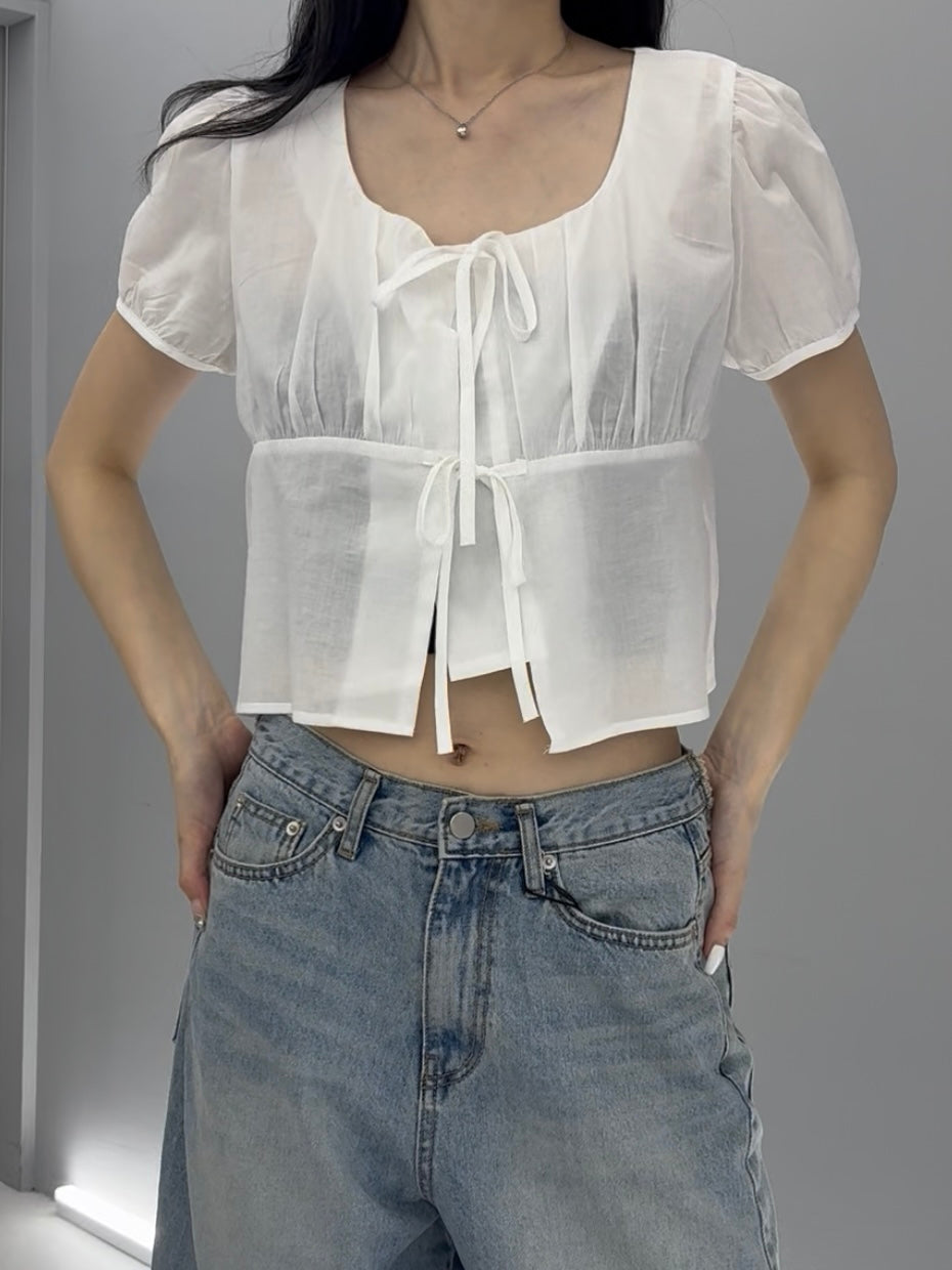 Front ribbon blouse