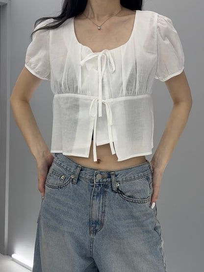 Front ribbon blouse