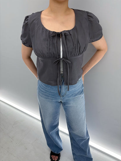 Front ribbon blouse