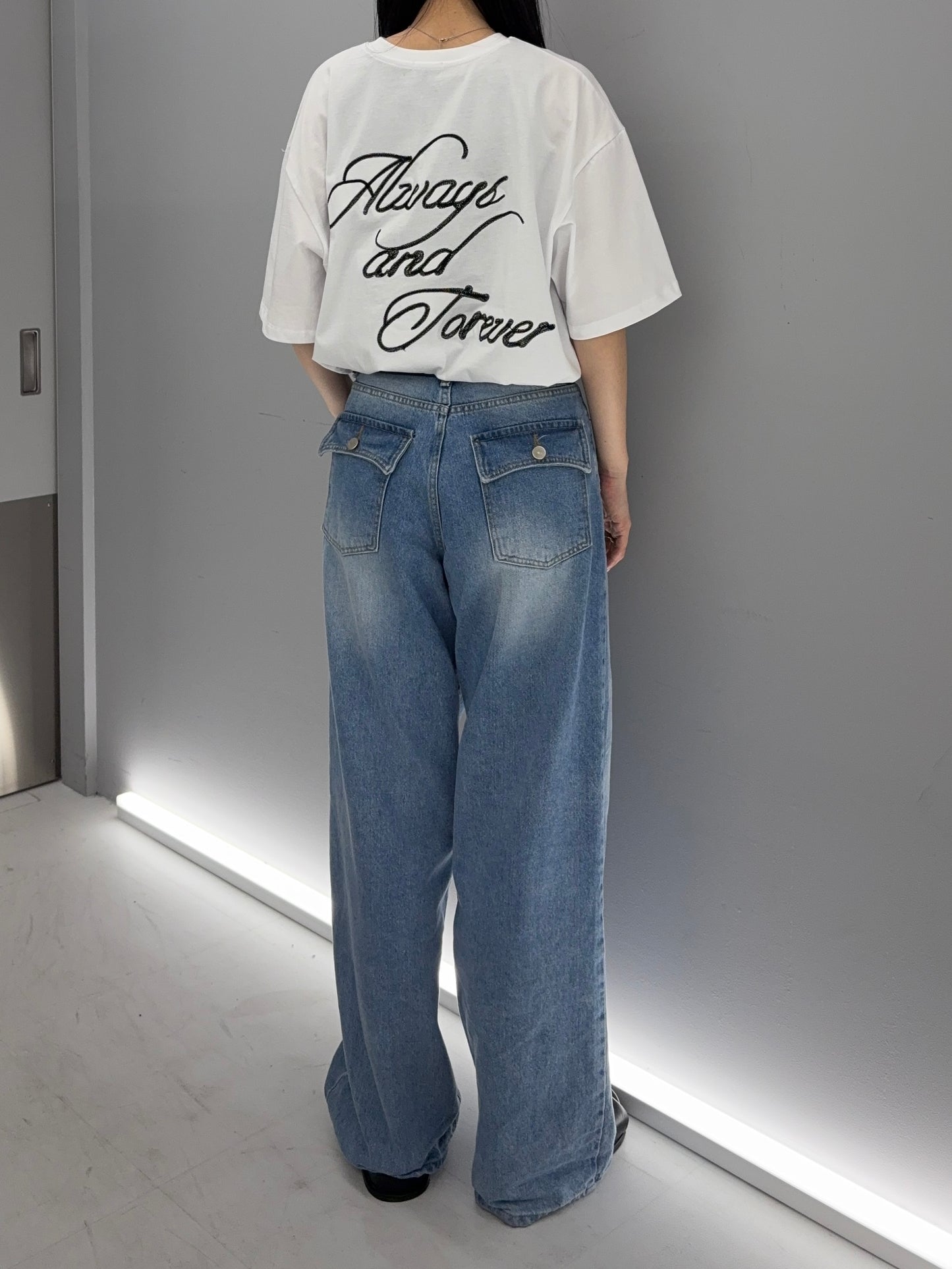Pocket design wide denim