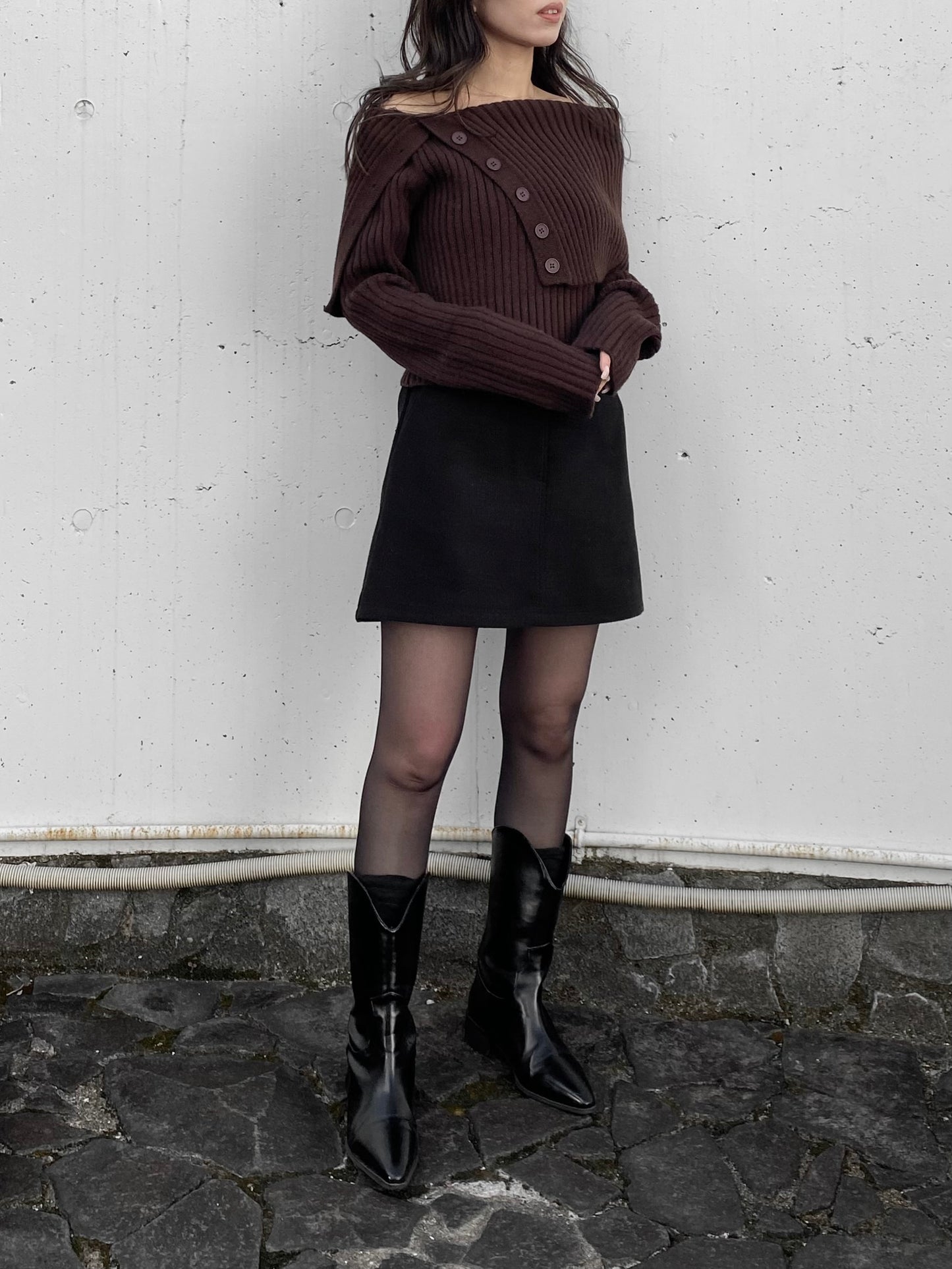 BUTTON OFF SHOULDER KNIT