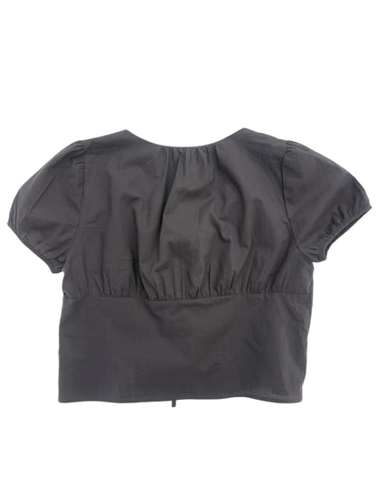 Front ribbon blouse