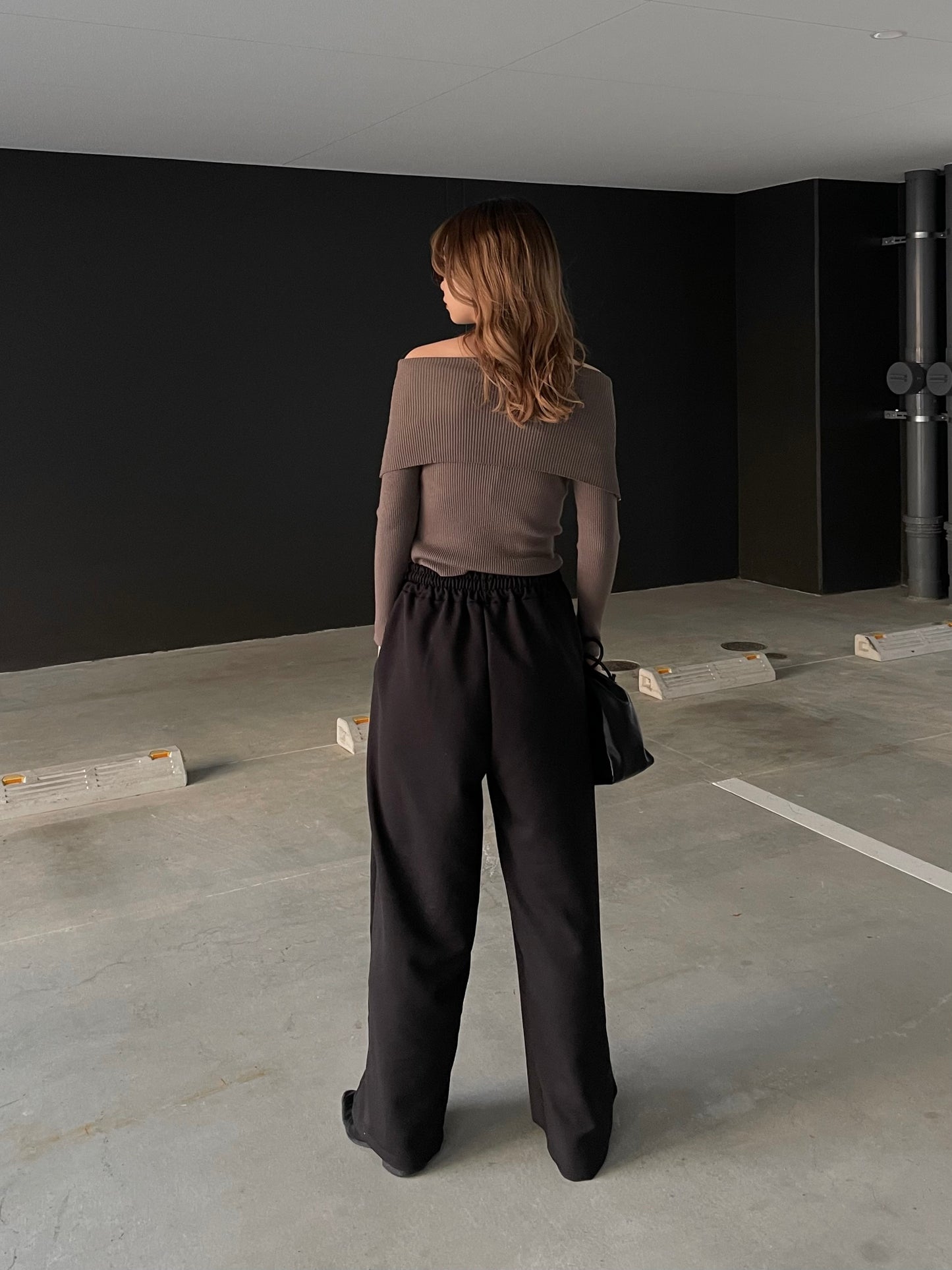 OFF SHOULDER RIB KNIT