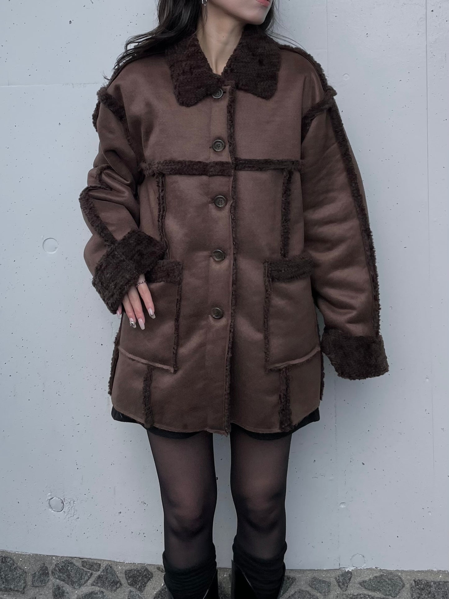 MOUTON BUTTON BOA COAT