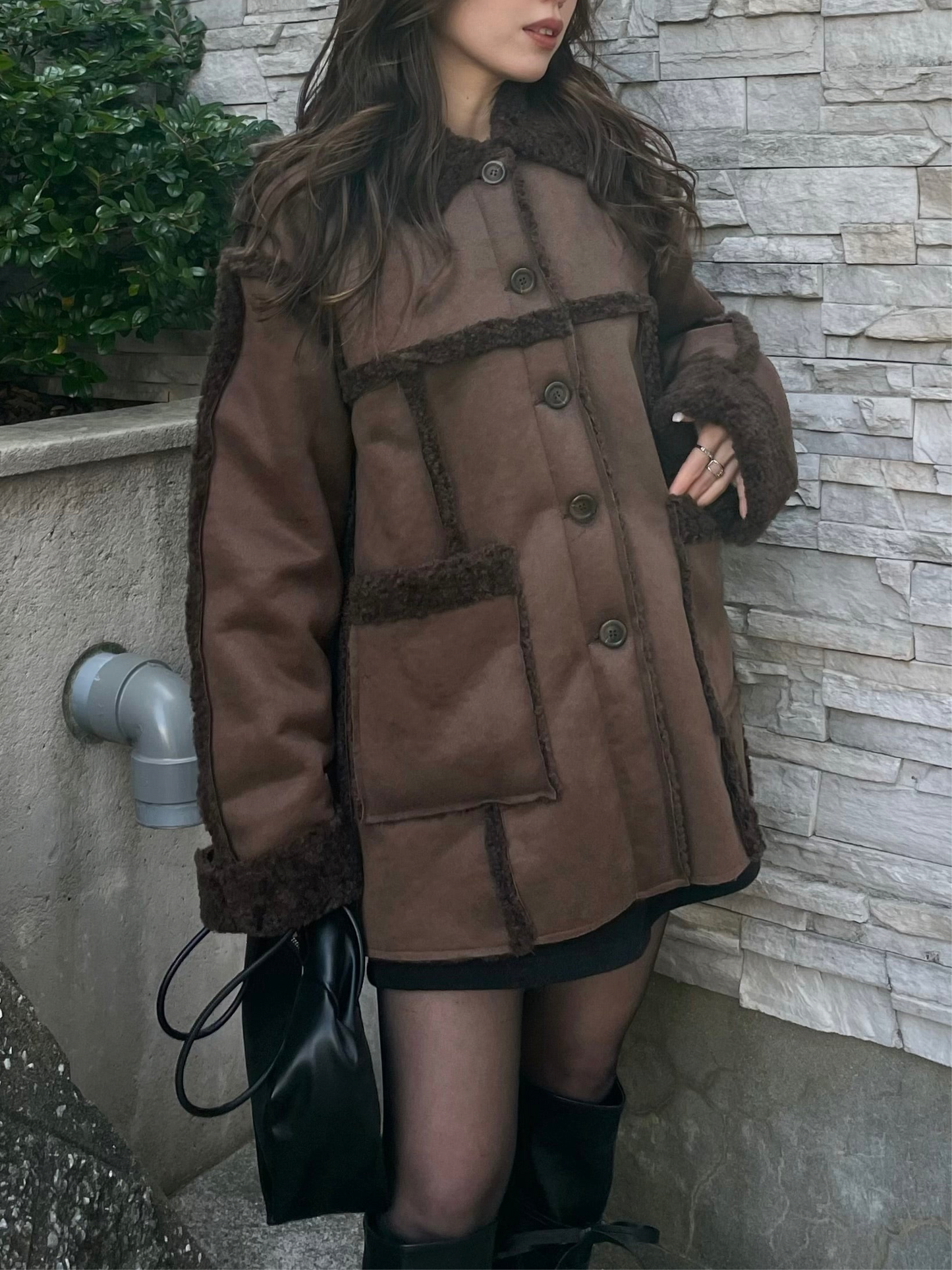 MOUTON BUTTON BOA COAT
