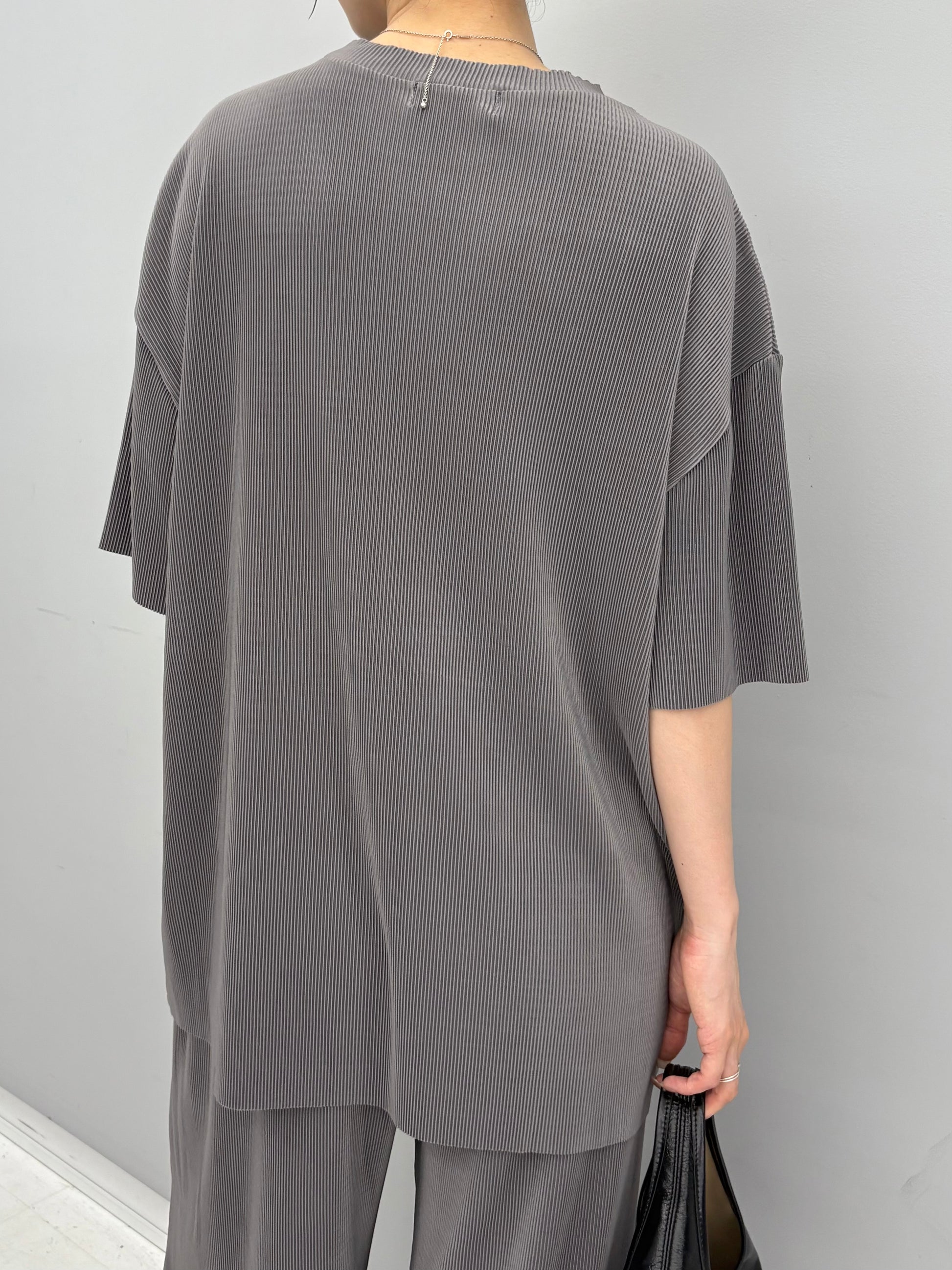 プリーツトップス チャコールグレー レディース ワイドシルエット 涼しい 夏服 セットアップ対応 KARED