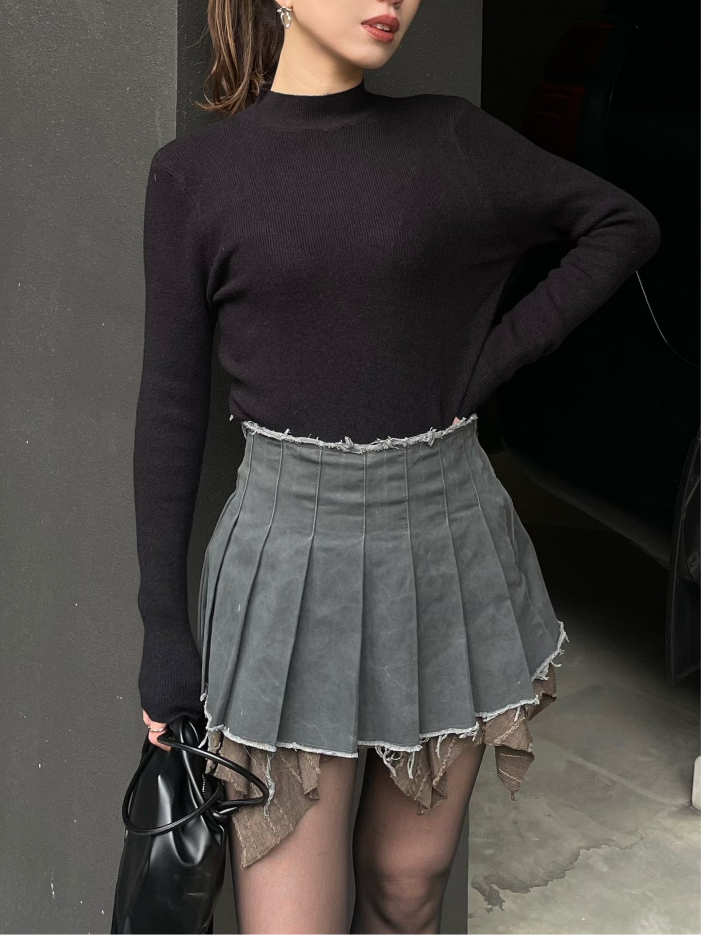 SIMPLE HIGH NECK KNIT