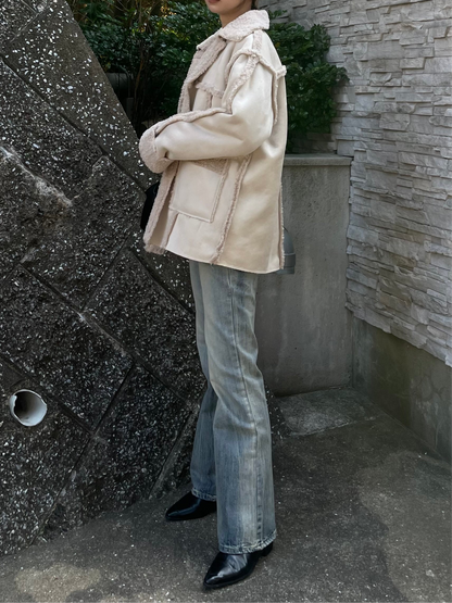 MOUTON BUTTON BOA COAT