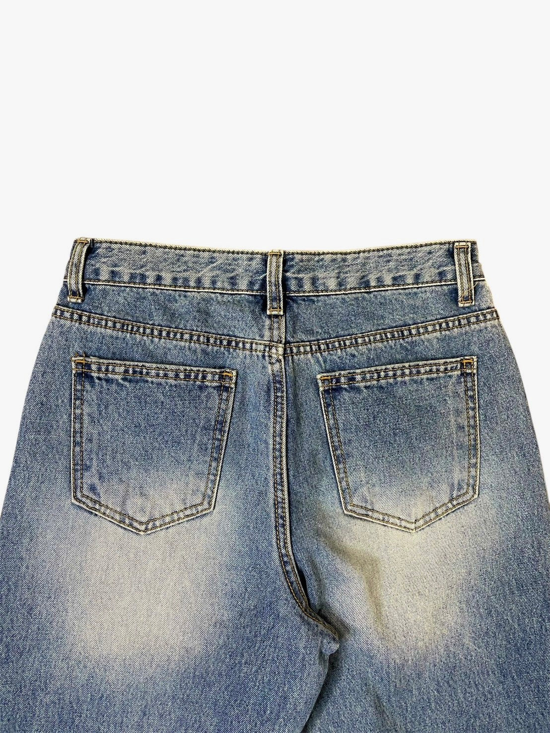 BACK CUT STRAIGHT JEANS
