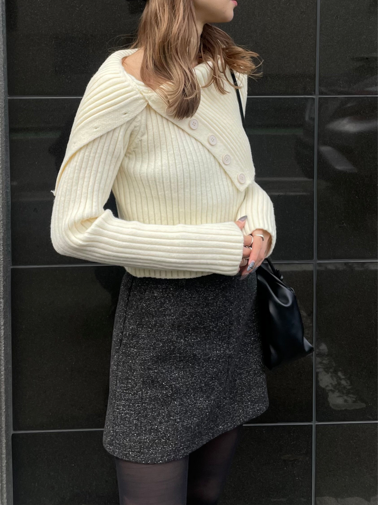 BUTTON OFF SHOULDER KNIT