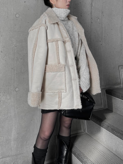 MOUTON BUTTON BOA COAT