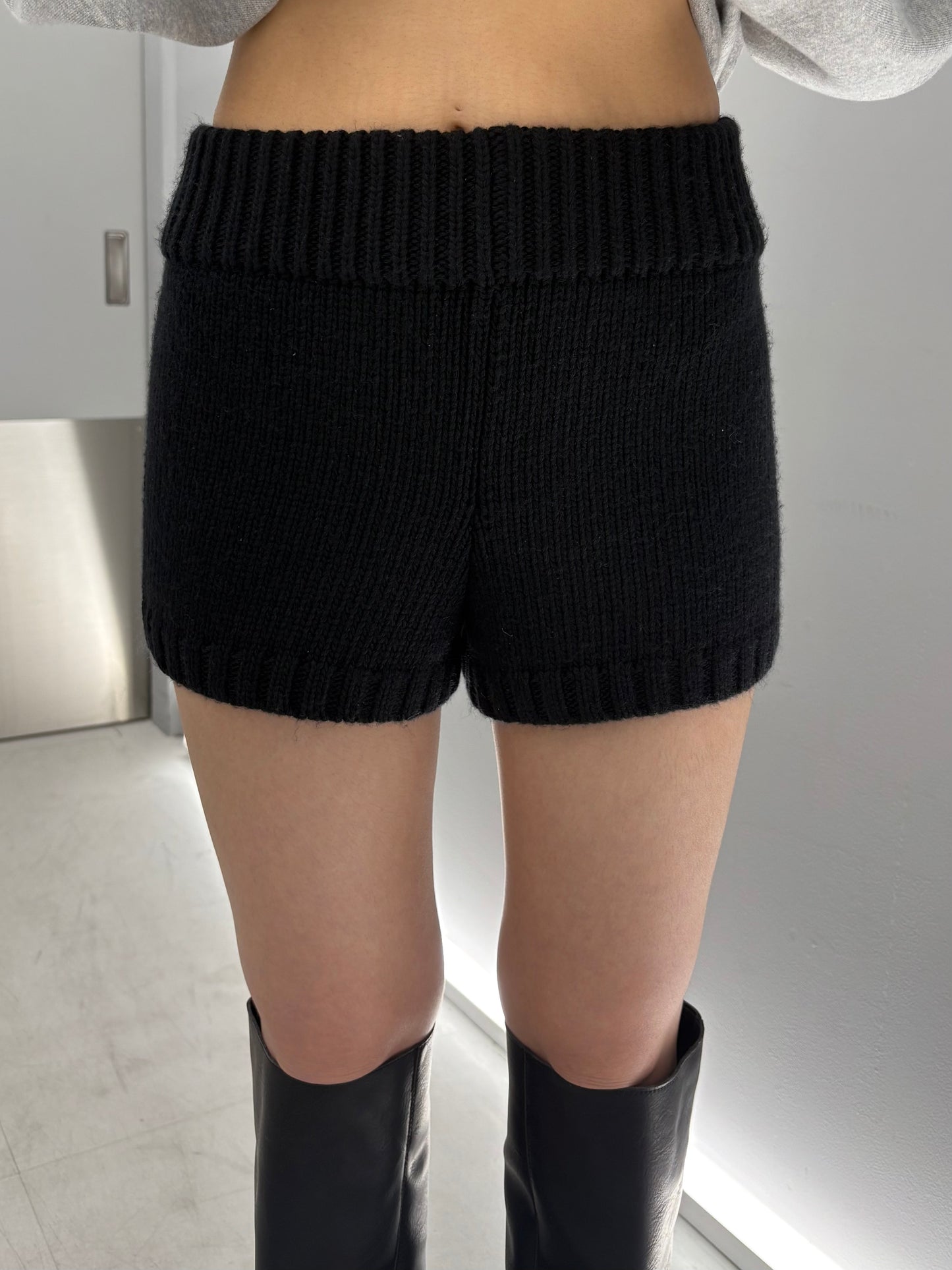 Wool knit short pants