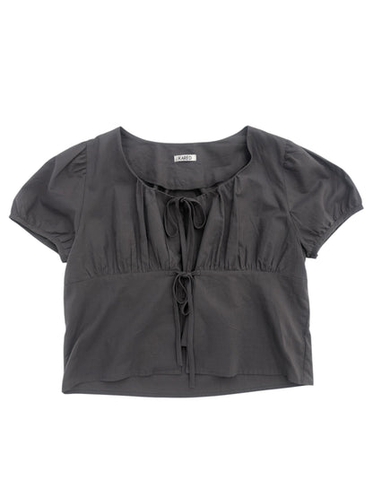 Front ribbon blouse