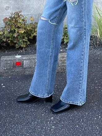 SQUARE TOE LOAFER