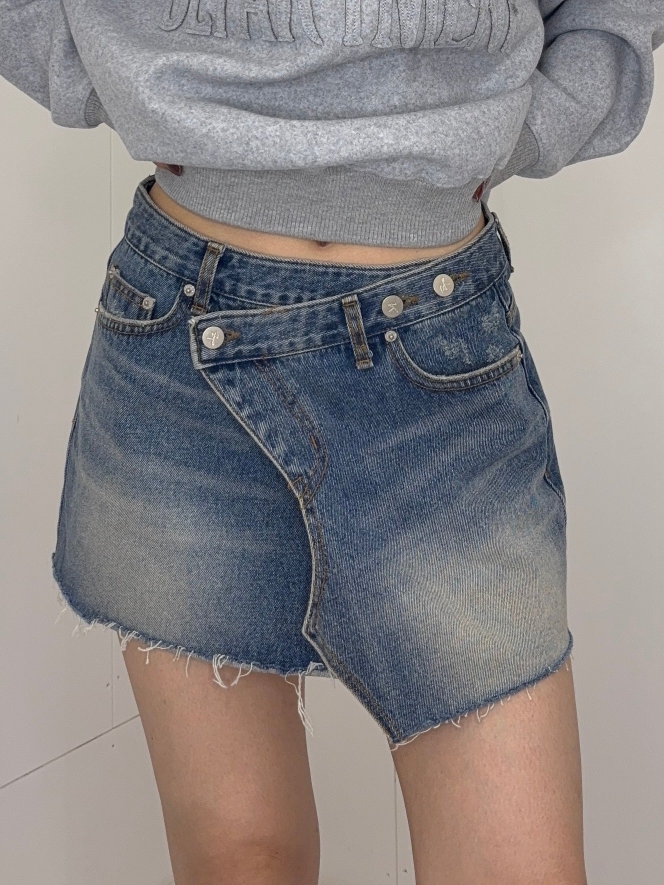Unbalance denim mini sk