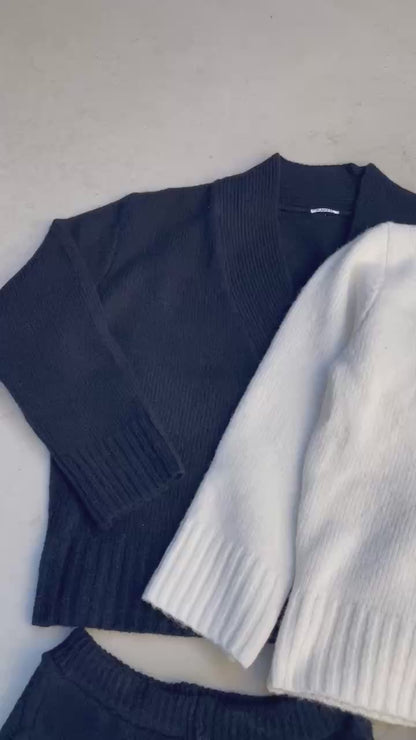 V/N KNIT SET UP